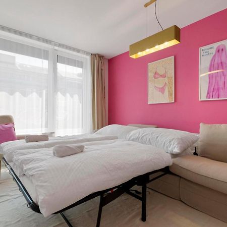 Lam Pink - Jacuzzi - Ac - Ps4 Leilighet Bratislava Eksteriør bilde