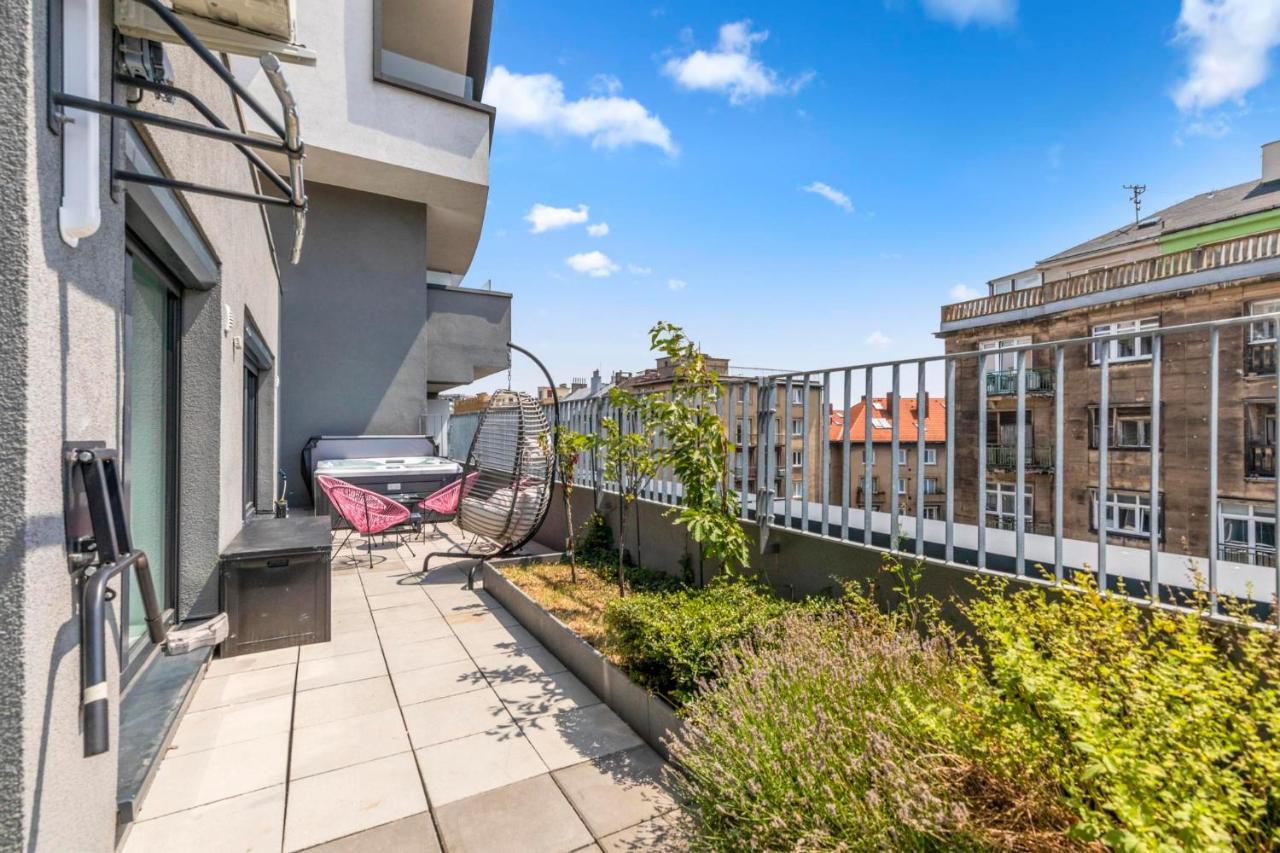 Lam Pink - Jacuzzi - Ac - Ps4 Leilighet Bratislava Eksteriør bilde