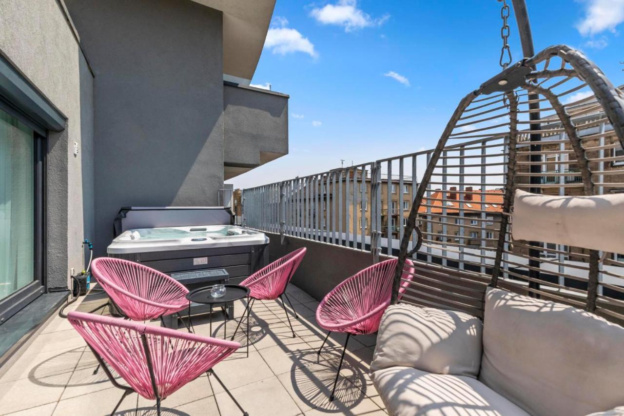 Lam Pink - Jacuzzi - Ac - Ps4 Leilighet Bratislava Eksteriør bilde