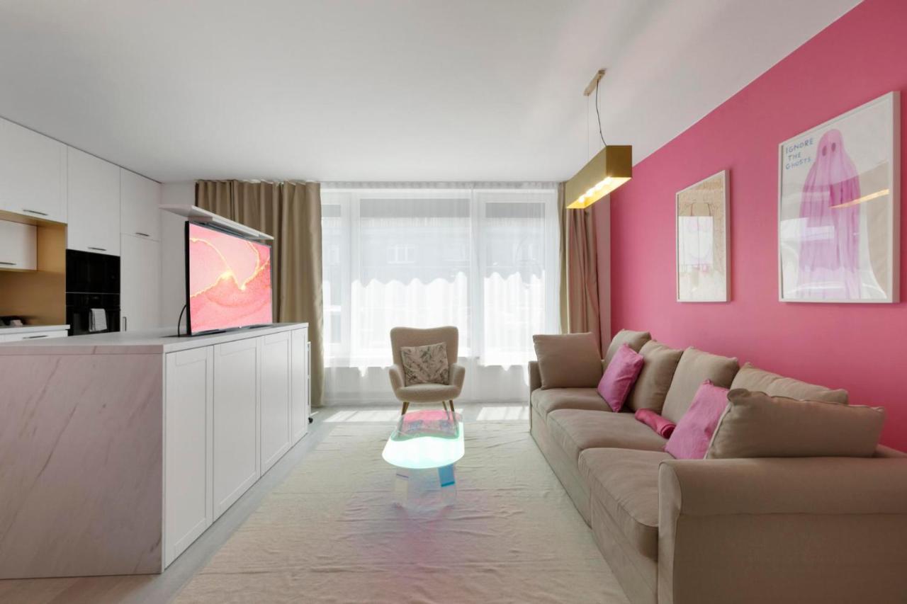 Lam Pink - Jacuzzi - Ac - Ps4 Leilighet Bratislava Eksteriør bilde