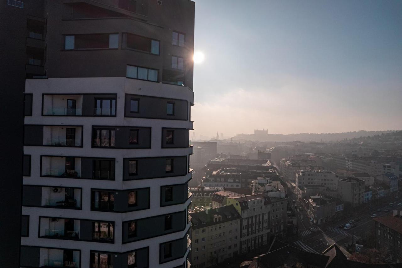 Lam Pink - Jacuzzi - Ac - Ps4 Leilighet Bratislava Eksteriør bilde